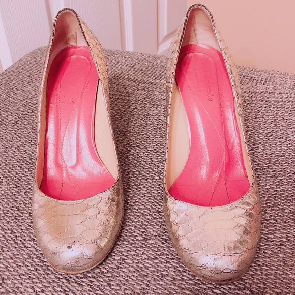 kate spade Shoes - Kate Spade snake pumps